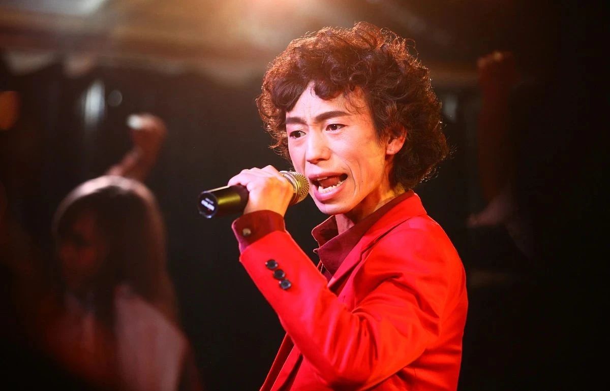 “从红到发紫到无人问津”的6位歌手，有人没钱买房有人被骗千万