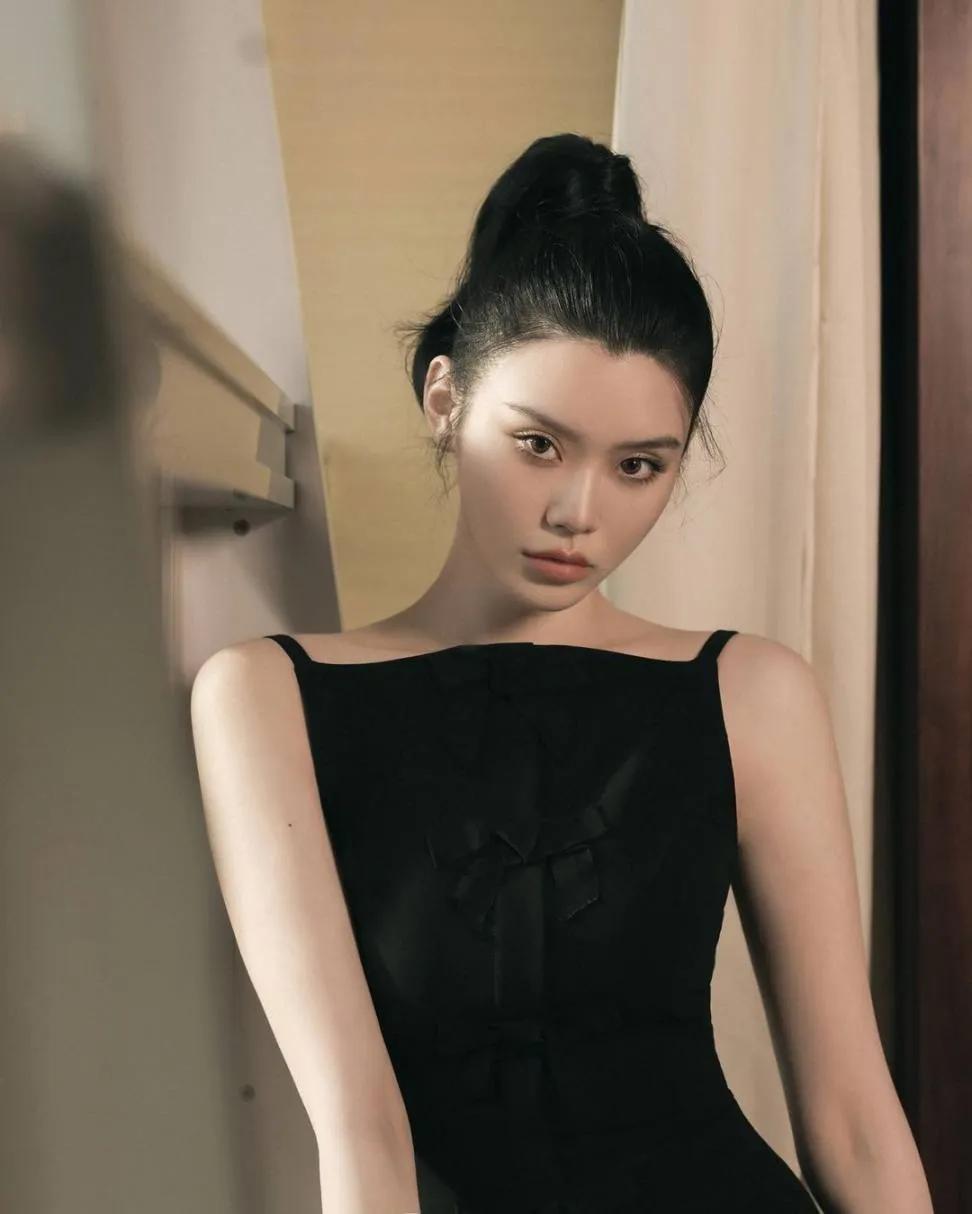 超模奚梦瑶嫁入豪门后，变得更加成熟，有魅力了