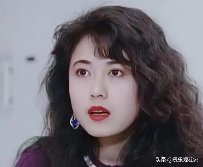 比刘亦菲还美的“仙女姐姐”，追爱半生离婚两次，如今57岁仍单身