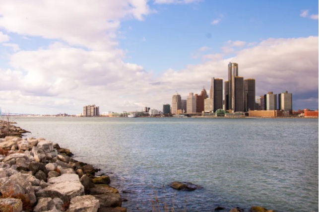 移民美国需要多少钱？美国移民费用和利弊全解析