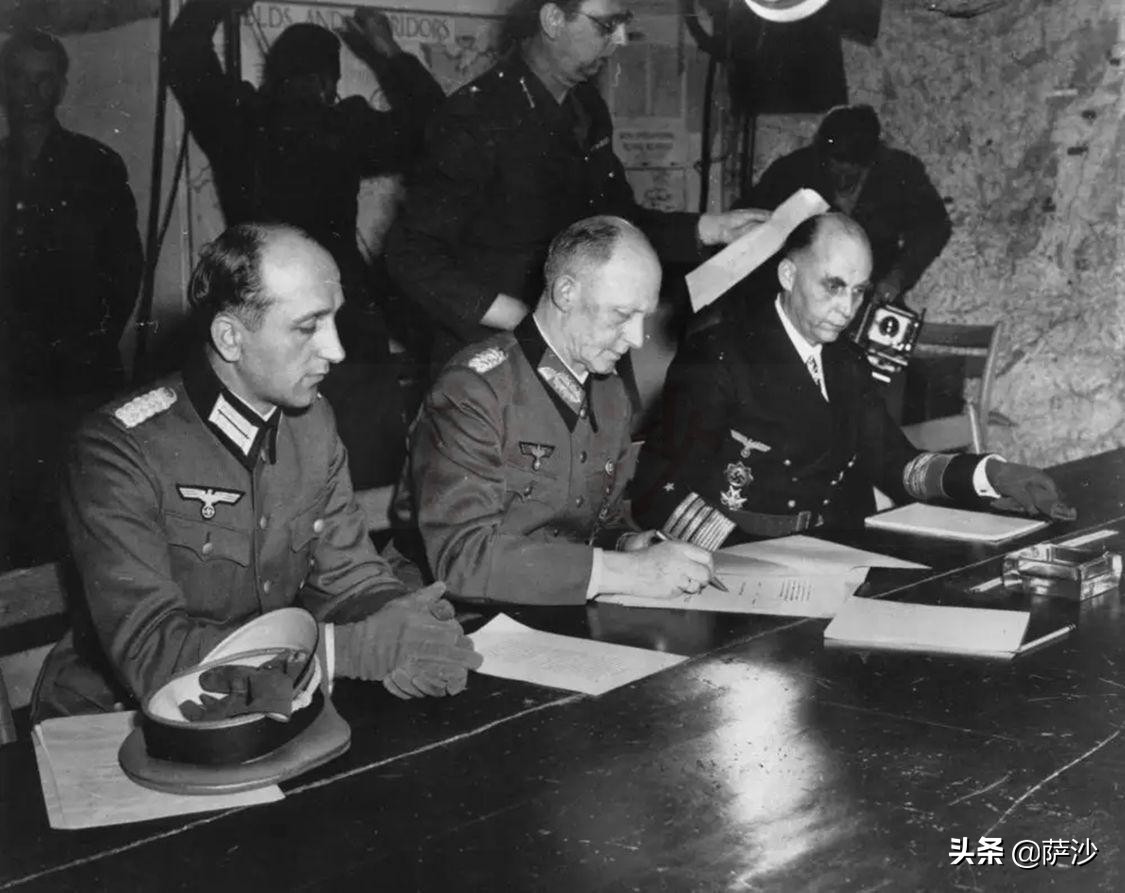 他就下场了(代表纳粹签署投降书的三名将军结局如何？1945年5月7日德国投降)