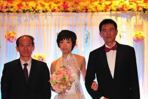 乒乓名將張怡寧老公（13年后再看張怡寧徐威大20歲的盛世婚禮，一兒一女是最好的回應）