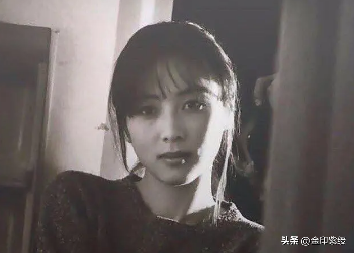 美貌与才华并重的日本国民歌手：坂井泉水