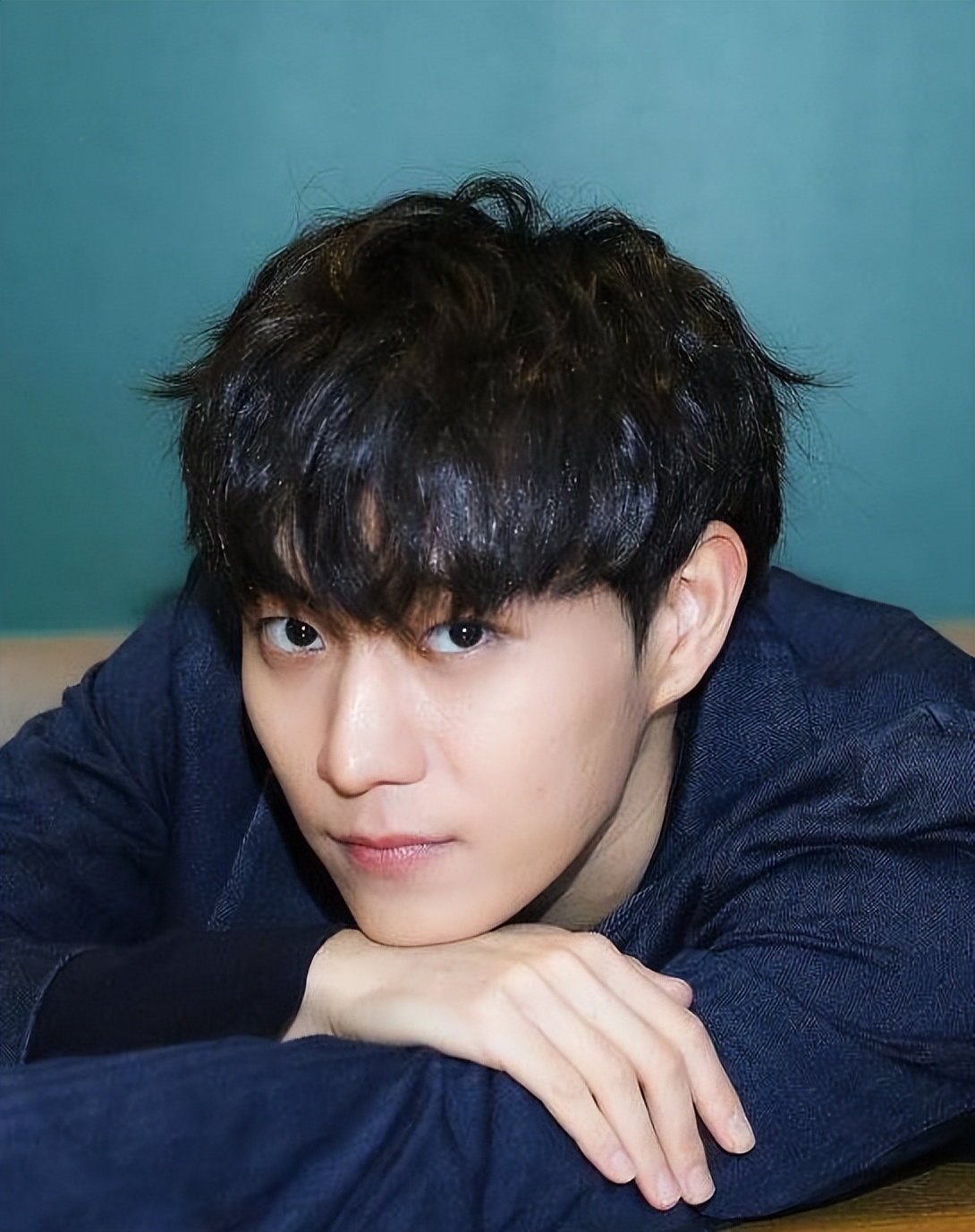 大部分观众对他饰演的角色耳熟能详,却鲜少知道他曾是复旦大学的学子.