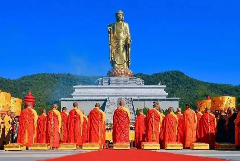 世界上“最诡异”的3座佛像：中国2座，还有一座在日本，高121米