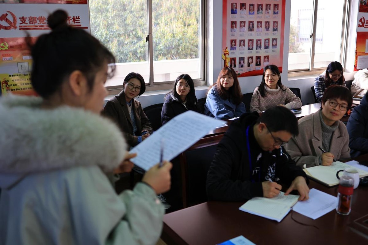 湖州市文苑小学举办青年教师情景模拟比赛活动 作者：王美萍