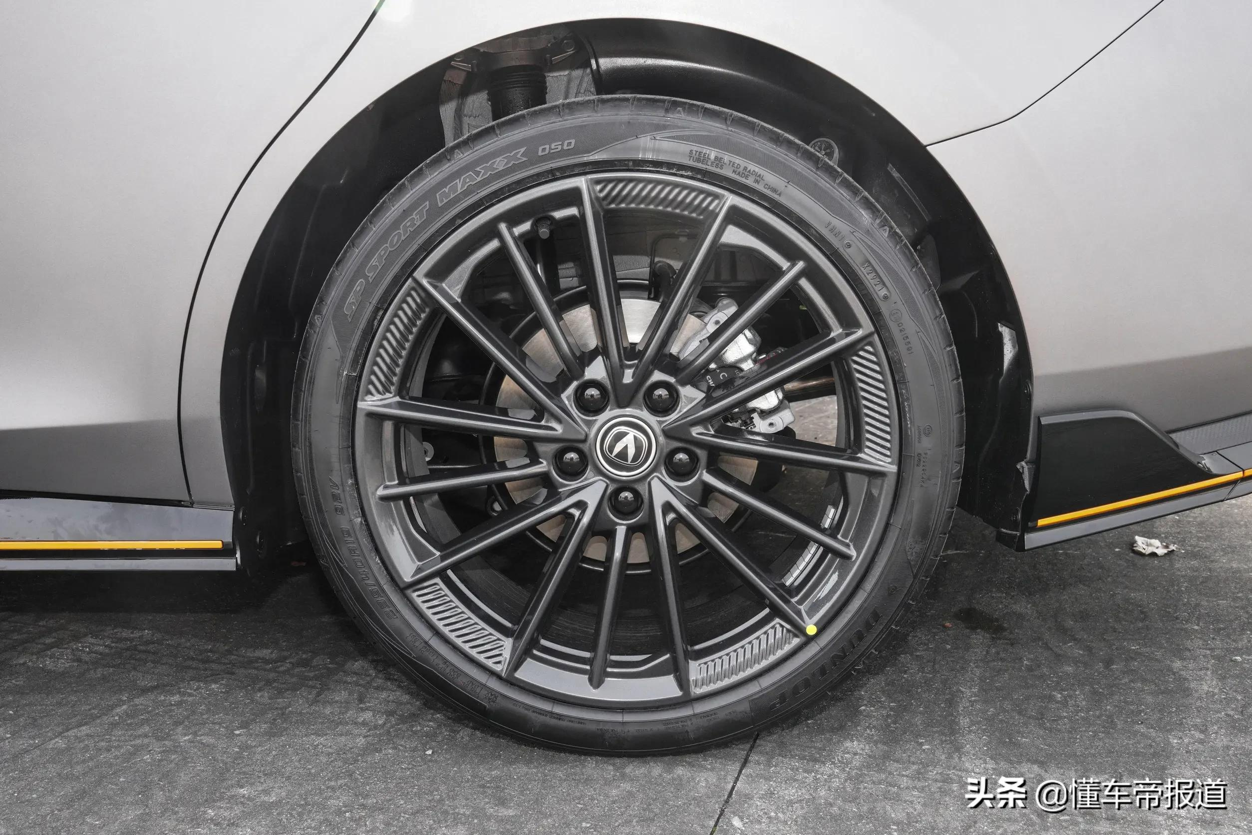 新车|10万出头就带电动尾翼,长安UNI-V会不会成又一辆“神车”?