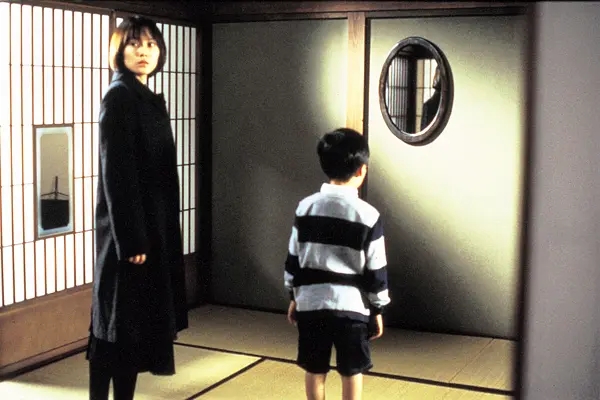 同样是恐怖片，把《咒怨》和《午夜凶铃》放在一起，差距就出来了