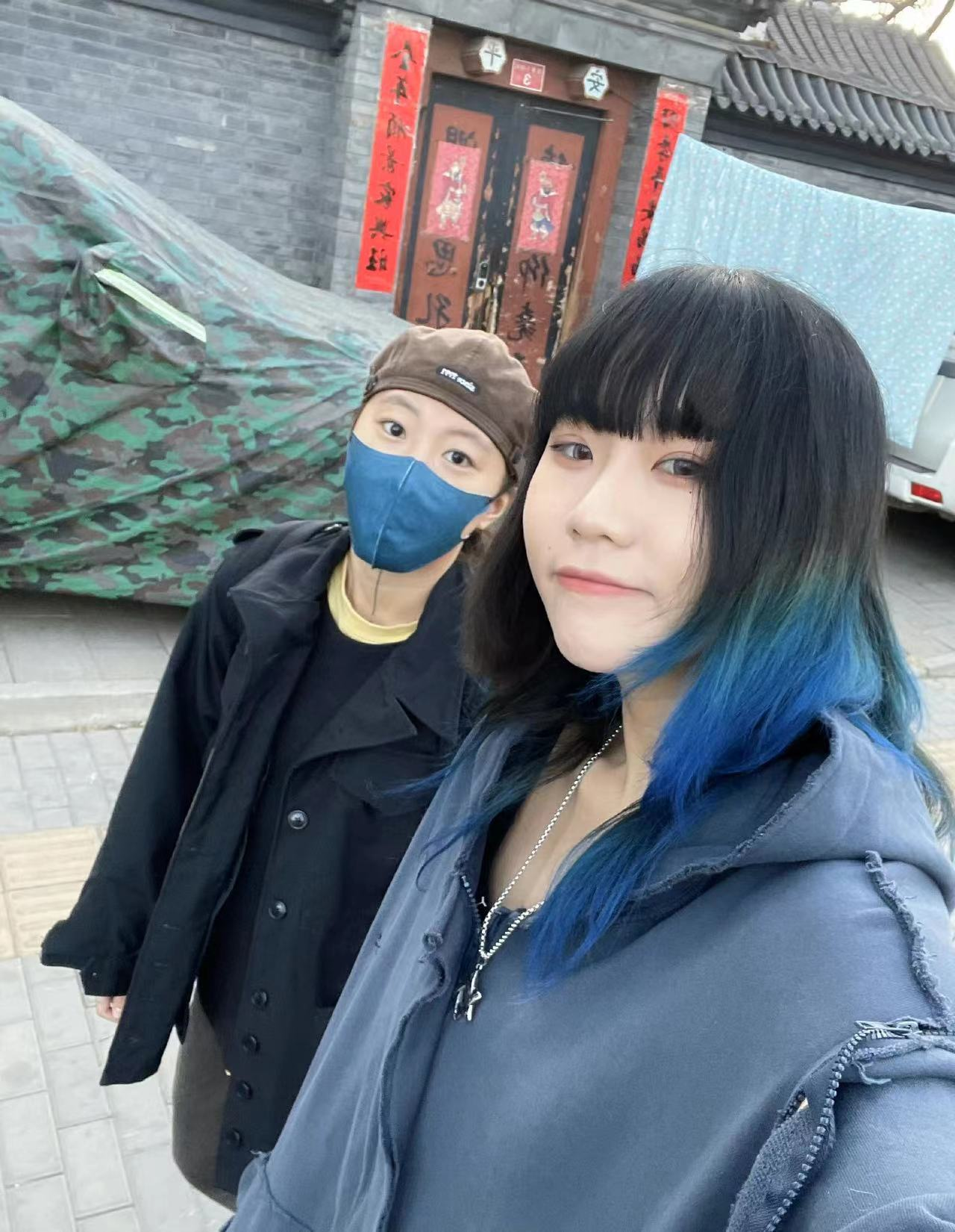 窦靖童与同父异母的妹妹窦佳嫄聚会曝光!俩人相似度高,都超炫酷