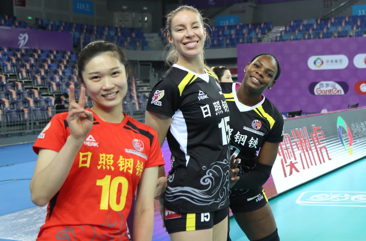 江苏女排胜北京女排取得赛季首胜（最新战报！江苏女排横扫强敌占的先机！山东回勇横扫北京）-趣拿体育