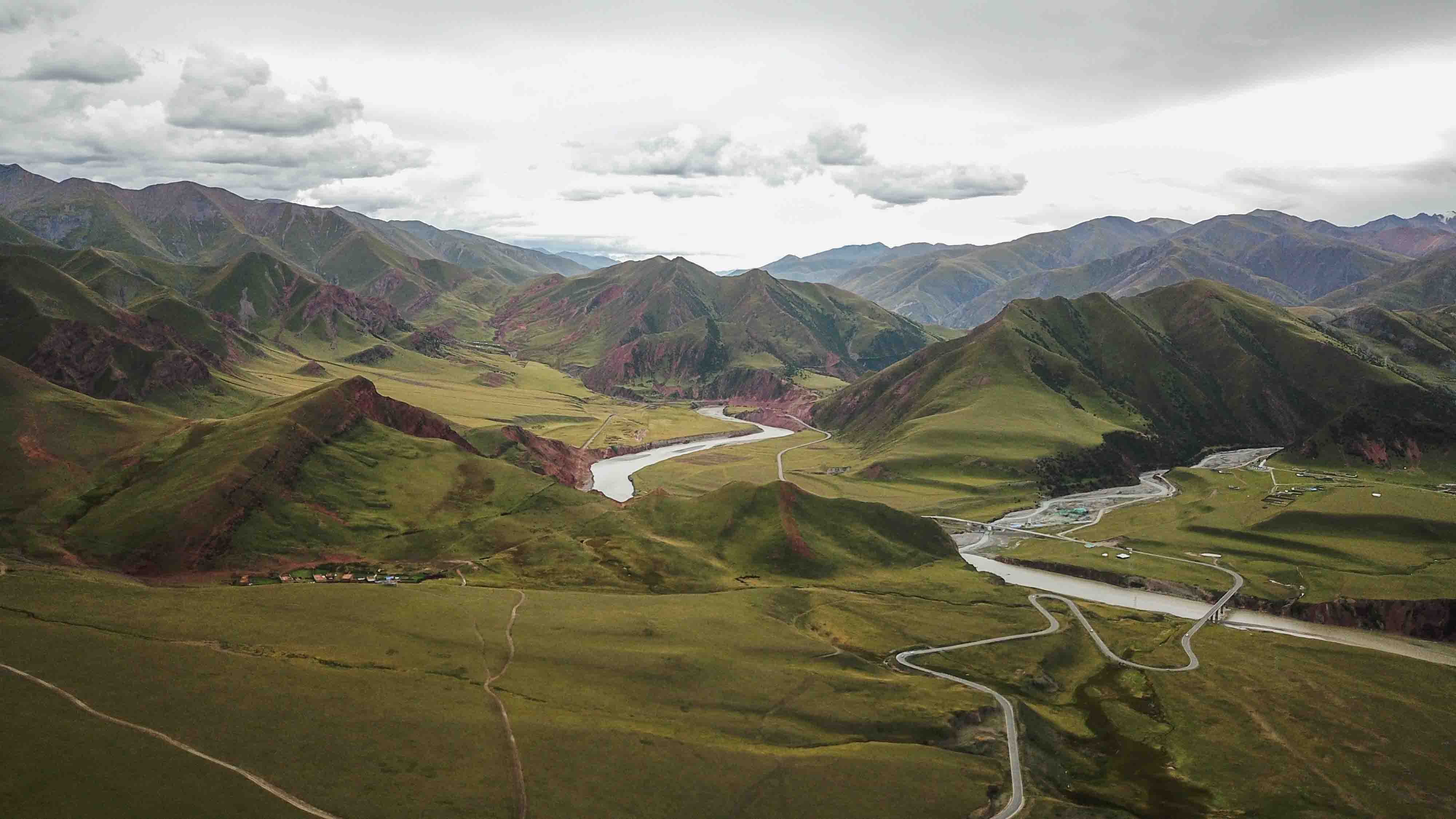 怒江的上游：青藏高原之上的江水，应是天上来，这个春天去打卡吧