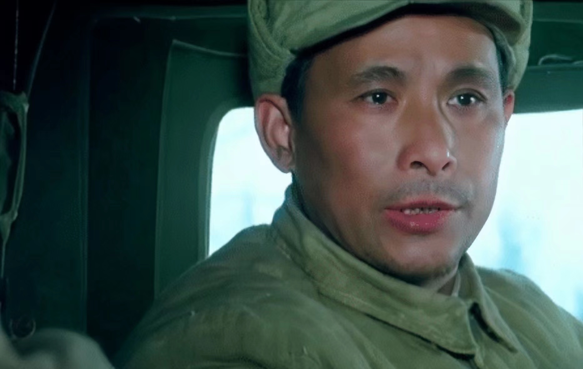 关于粟裕的电影电视剧(1991年《大决战》首映,席间一