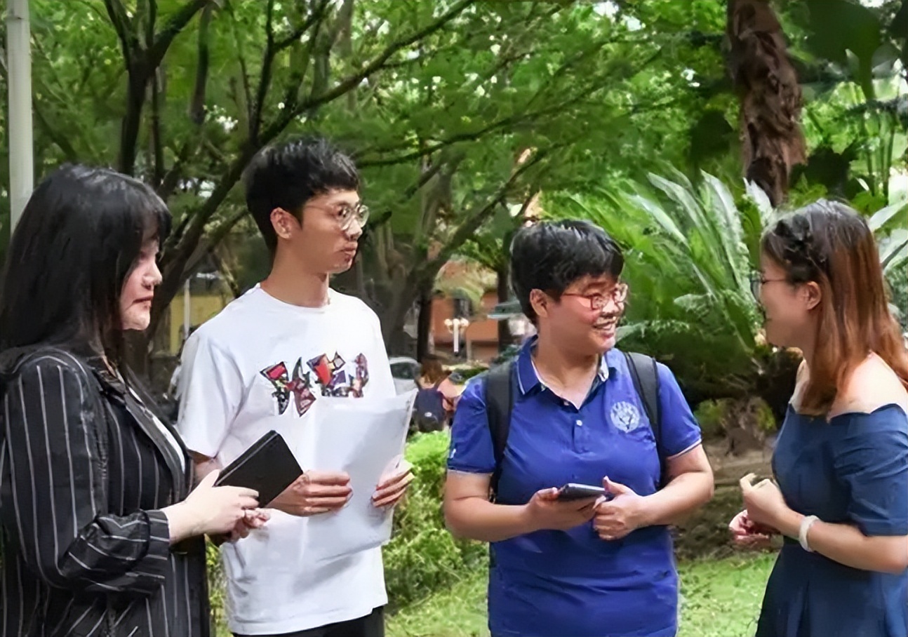 “超过27岁都不录用”，高校年龄要求得太苛刻，其实还有内在含义