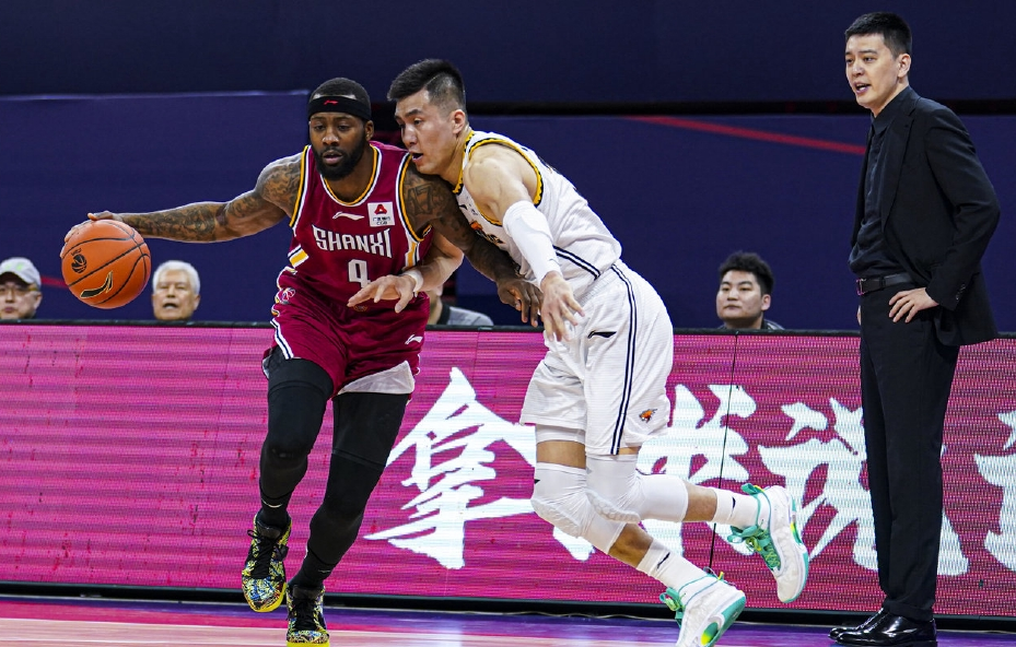 郭艾伦为什么不去打nba(郭艾伦为何不去NBA？亚洲第一控卫，这个名号是虚的吗？)