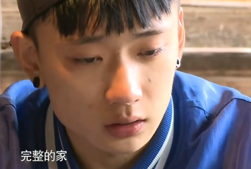 崔晋回应《变形计》跳田,砸车行为,称:叛逆的不是我,而是我爸