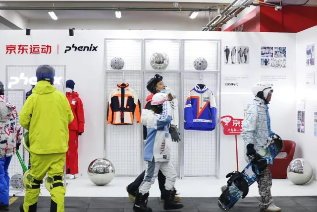 大品牌爱上“00后”，新世代正重构大环境？