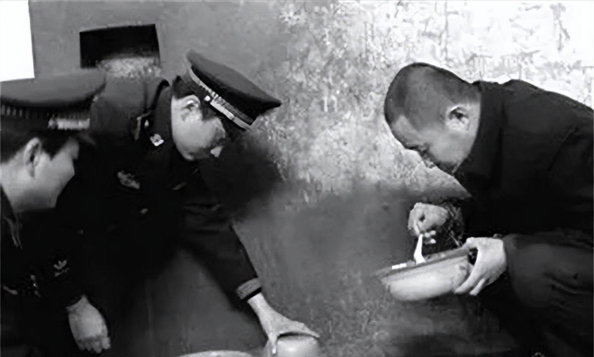 一个死刑犯的最后24小时：秩序、恐惧后的平静和结束