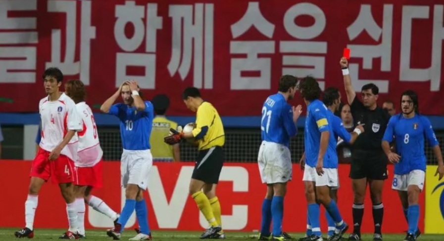 02年世界杯怎么成了韩日世界杯（韩国财阀搞定了国际足联和布拉特？揭秘韩日世界杯的“罪恶之源”）