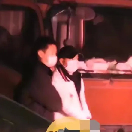 ���½����ع⣺������Ƿϳɴ��壬��ҹ������ͷС�㲻������