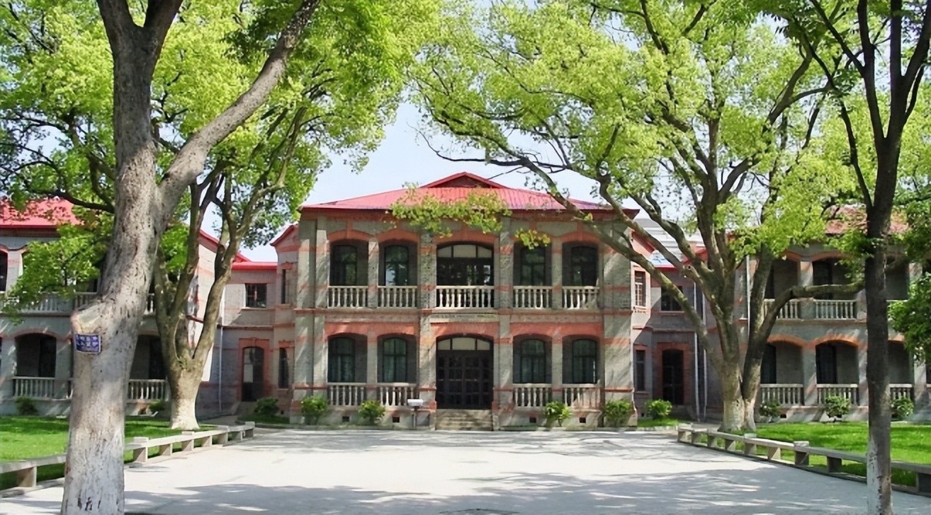 一班走出三院士、还坐拥“全国最美”盛誉！江苏这所双一流吸引世界目光！