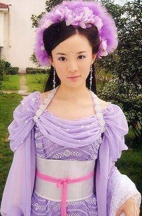 说到紫衣造型,除了紫萱在脑海中浮现,霍思燕的紫儿也是又美又高贵,让