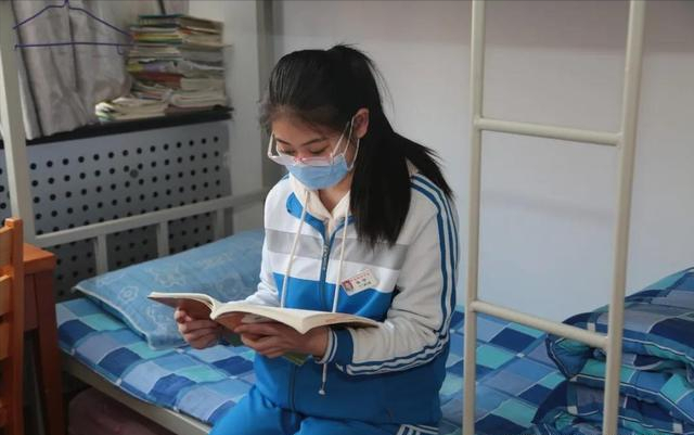 二三流高中的普通学生，平常成绩只有270，能考上大学吗？