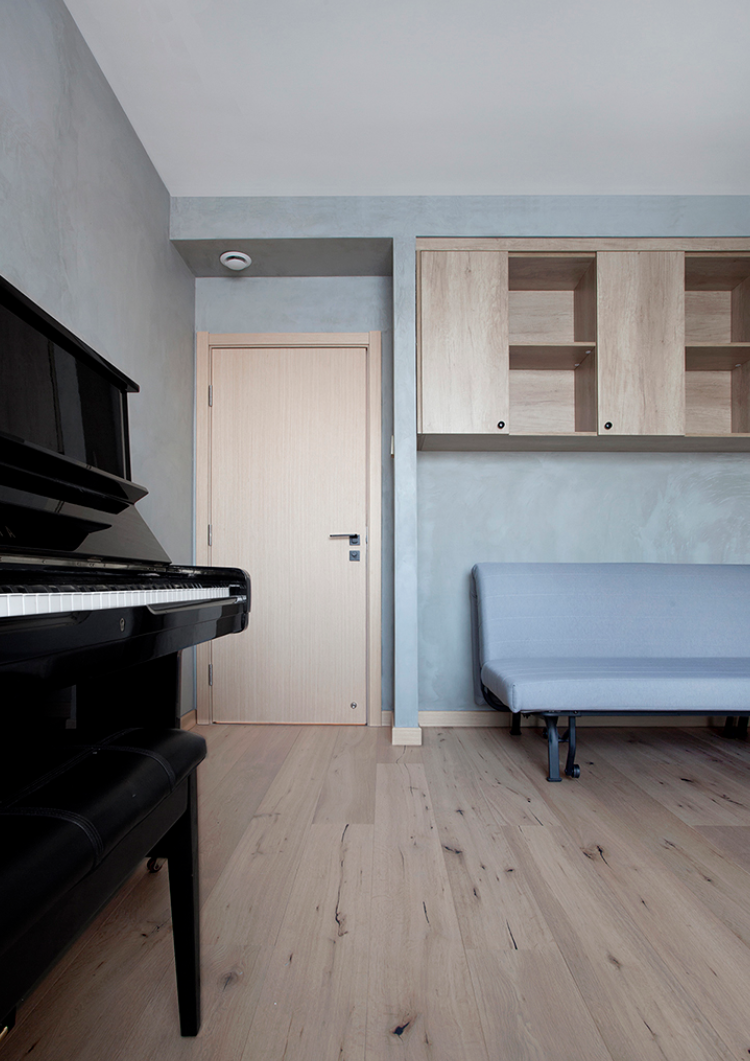 这是我见过最高级的工业风装修，卧室做抬高，既简单又大气