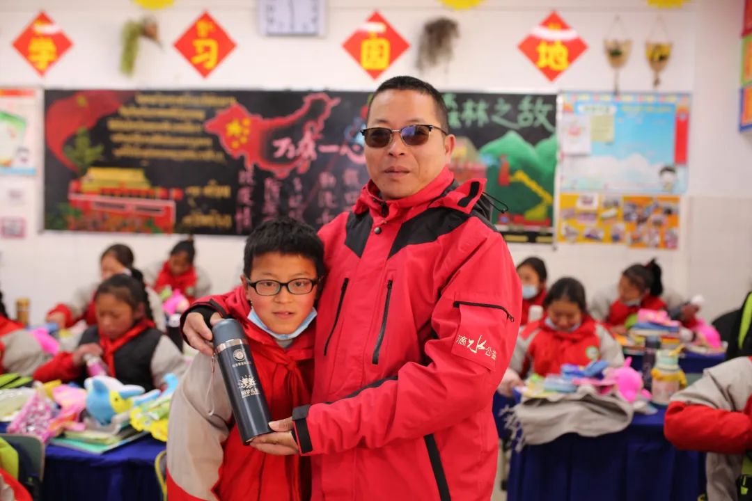 感动在身边，纽恩泰人的慈善故事