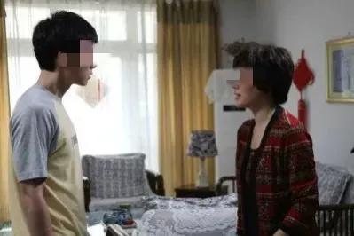 30年前我妈出轨，我爸带着我和弟弟讨生活，孤独一辈子也没有再婚