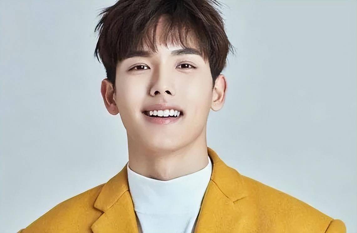 嘴巴歪成烂香肠,下巴尖成胡萝卜!这些中年男星的脸,到底咋了?