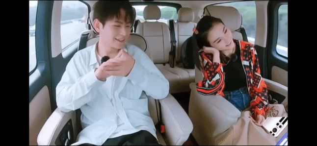 恋与偶像第二季在线观看(不是恋综也有cp磕？笨蛋美女和年下奶狗，尹浩宇孟子义甜疯了？)