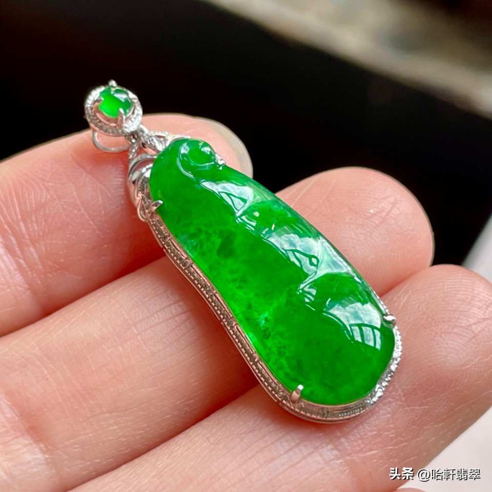 翡翠玉镯(shu)批发价格（翡翠玉镯批发价格(ge)多少）-第10张图片-大连信息网(wang)