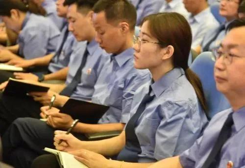 事业编跟行政编一样吗，事业单位考试科目有哪些？