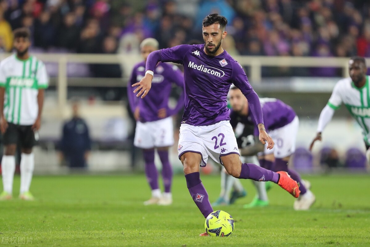 十人佛罗伦萨2-2萨索洛（佛罗伦萨2-1小胜萨索洛，左路找到突破口，冈萨雷斯点杀绿巨人）-华海博客