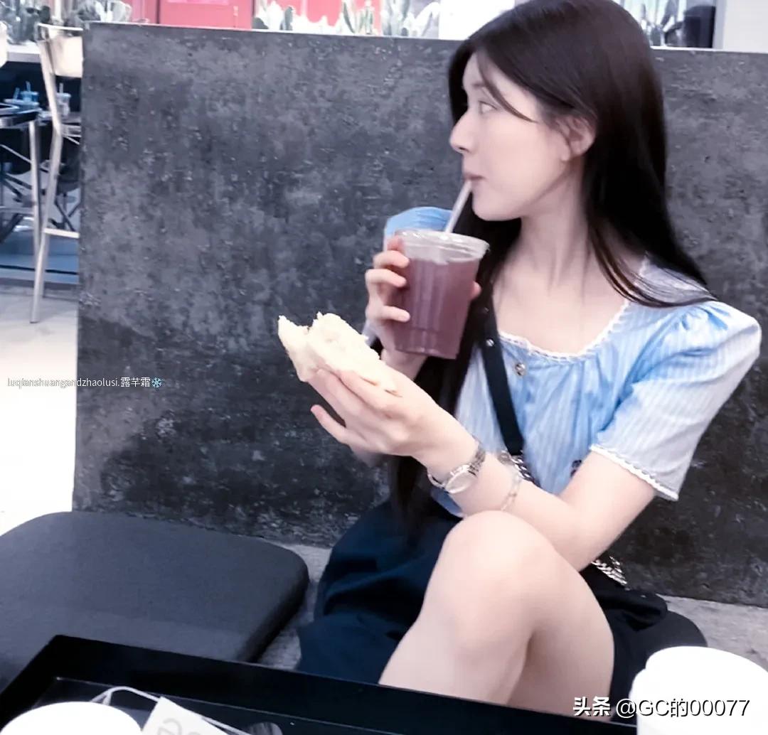 明星图片赵露思