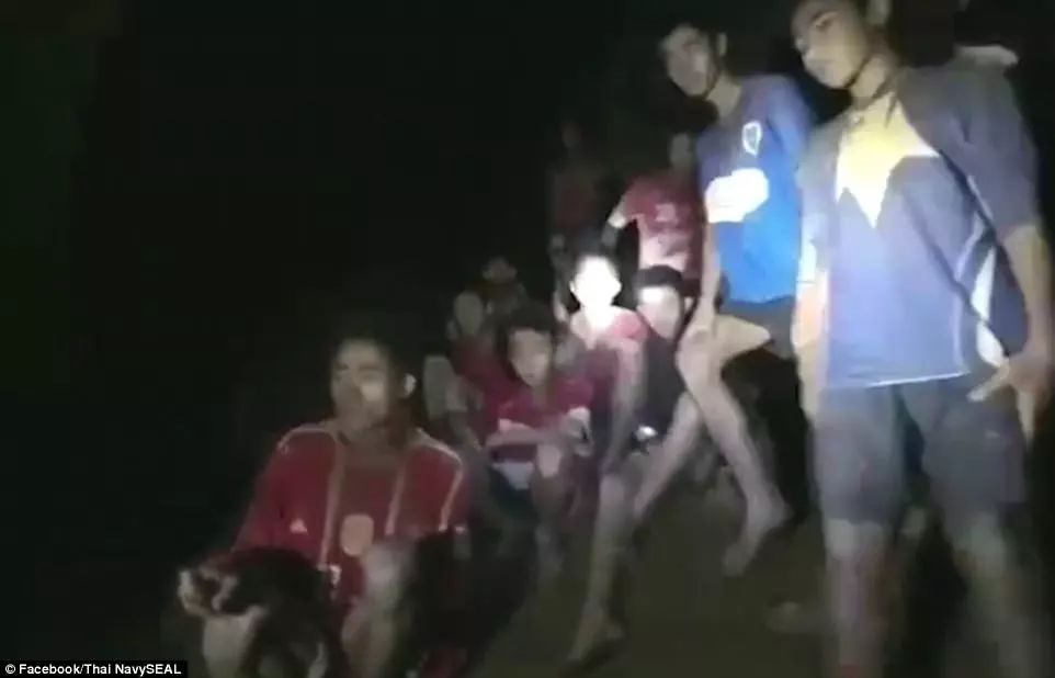 世界杯为什么没泰国(世界杯开幕前，泰国球员被困洞穴，内幕曝光，堪比恐怖片)