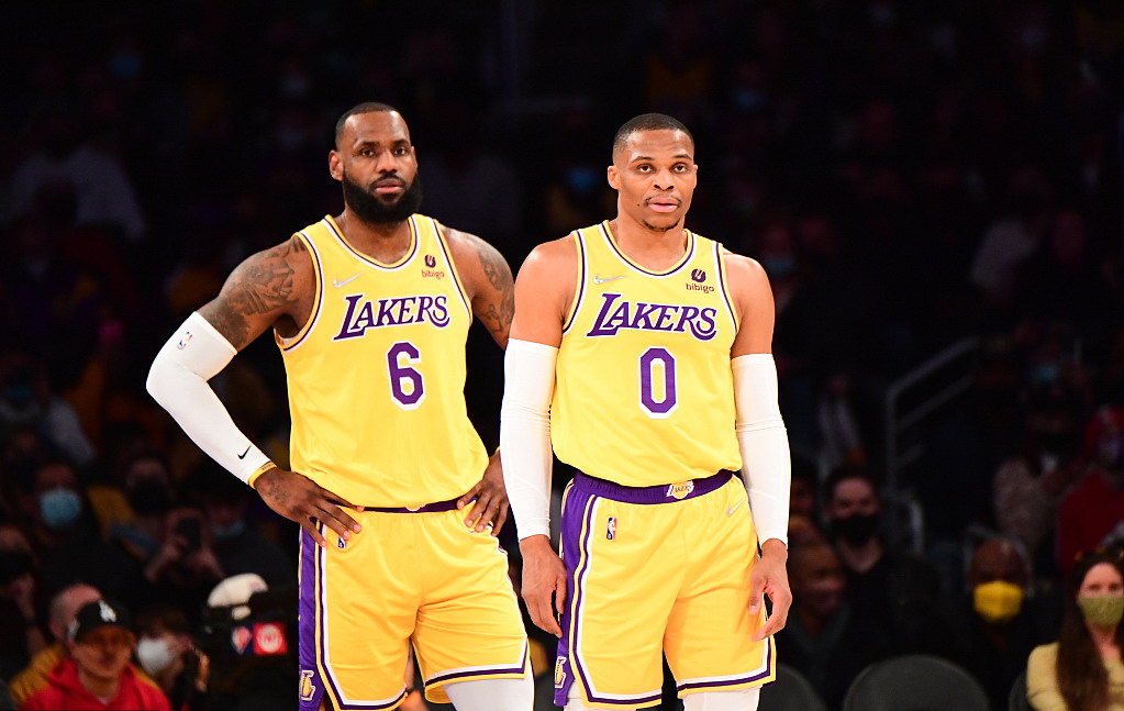 A哪個臺直播nba（今日！全美直播NBA湖人VS快船 詹姆斯PK倫納德！日本混血球員首秀）