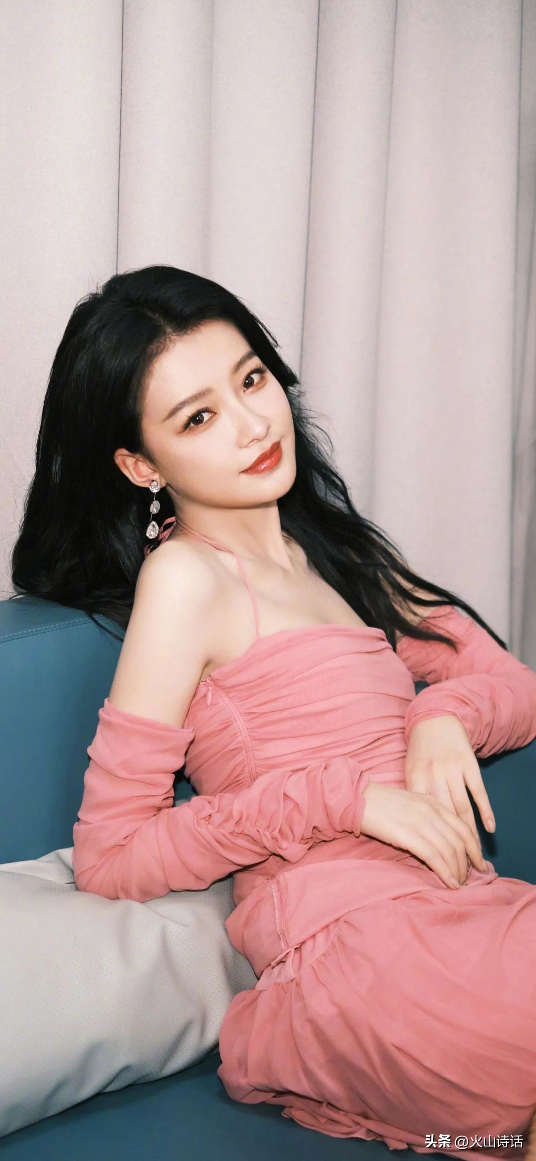 孙怡抹胸裙装好气质!写真实在太惊艳了,好养眼啊!