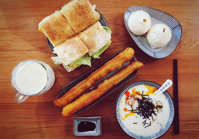 为何不建议早餐吃大米粥？提醒：不仅大米粥，以下3物或要少吃