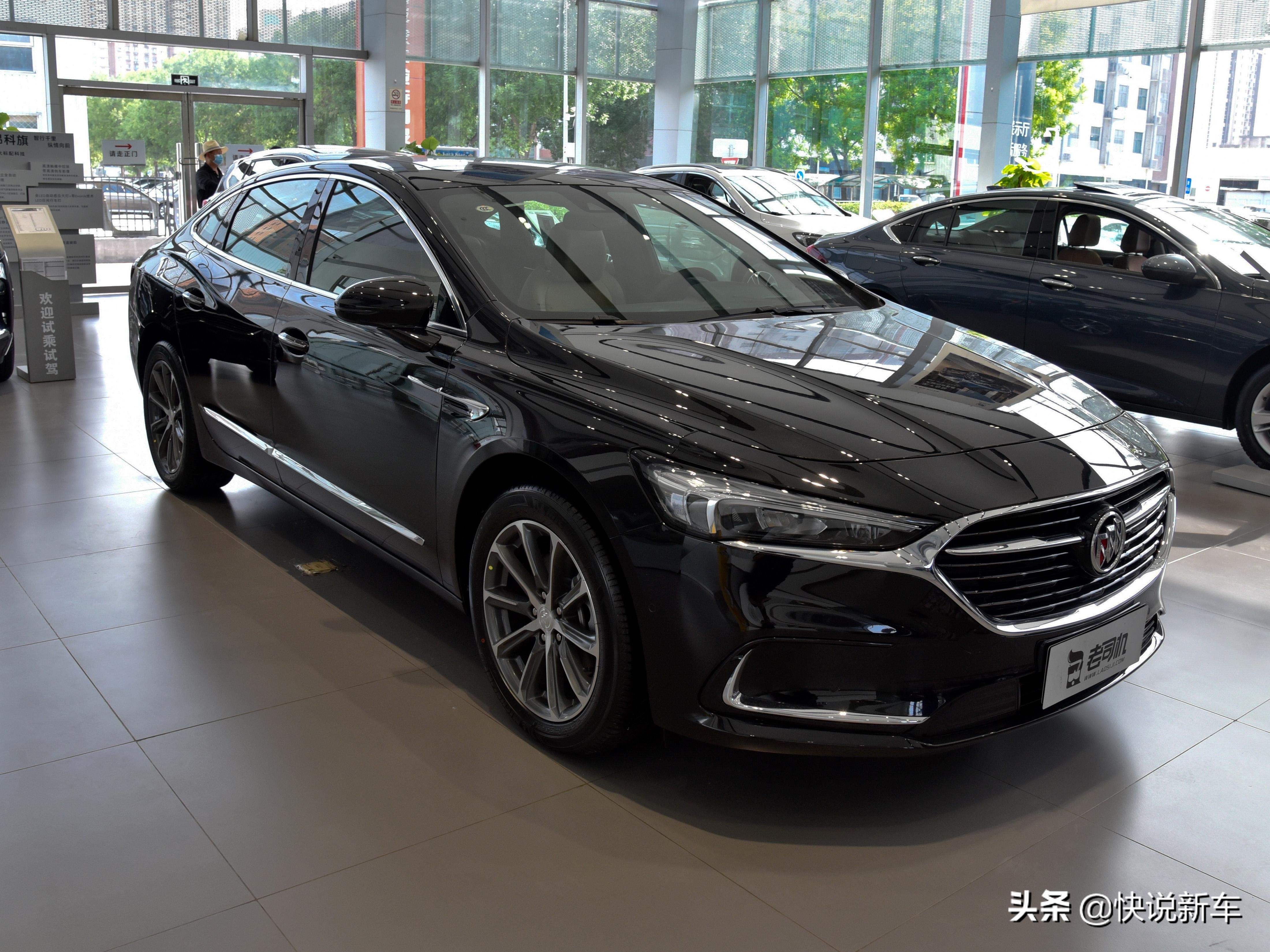 综合油耗6.9L/100km，大气稳健，内饰豪华，实拍君越