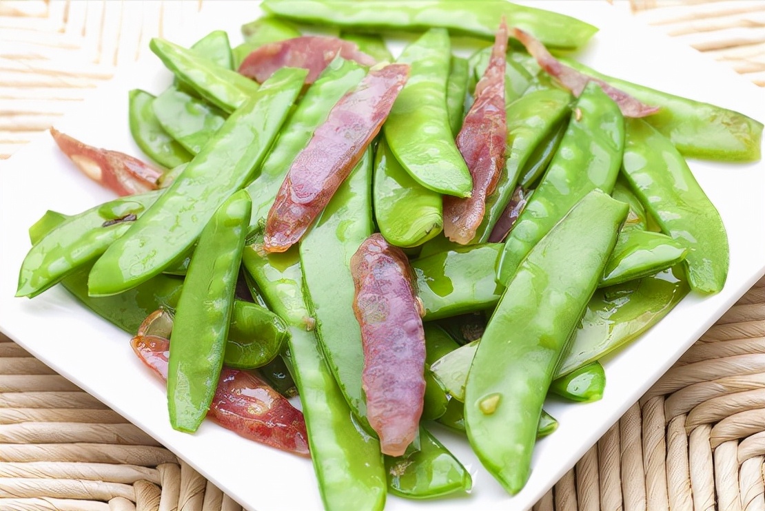 炒荷兰豆，直接下锅是大错，多加关键1 步，翠绿脆嫩，营养不流失