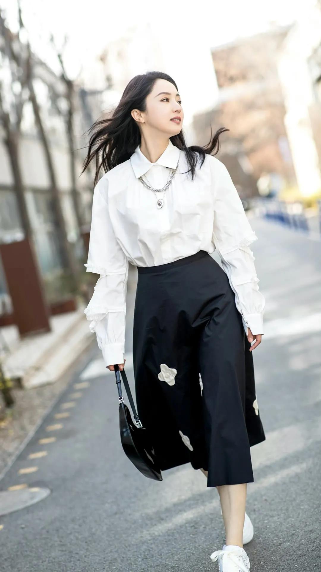 明星美图壁纸：董璇，优雅动人，太好看了