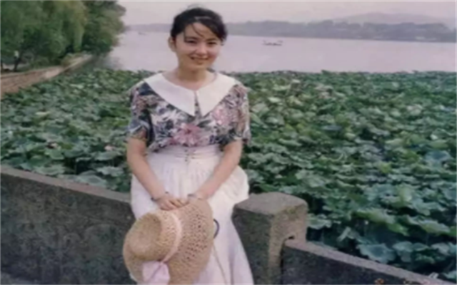 1983年，一女子同时交往18名男友被判“流氓罪”，执行死刑