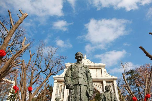 江苏高校经费排名发布，东南大学登顶榜首，扬州大学冲进前十