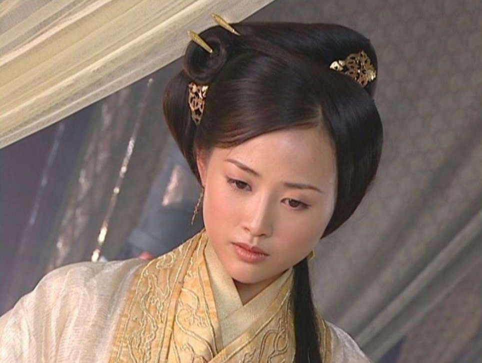 大眼睛、双眼皮才是真美女？这些单眼皮女星不挨那一刀照样好看
