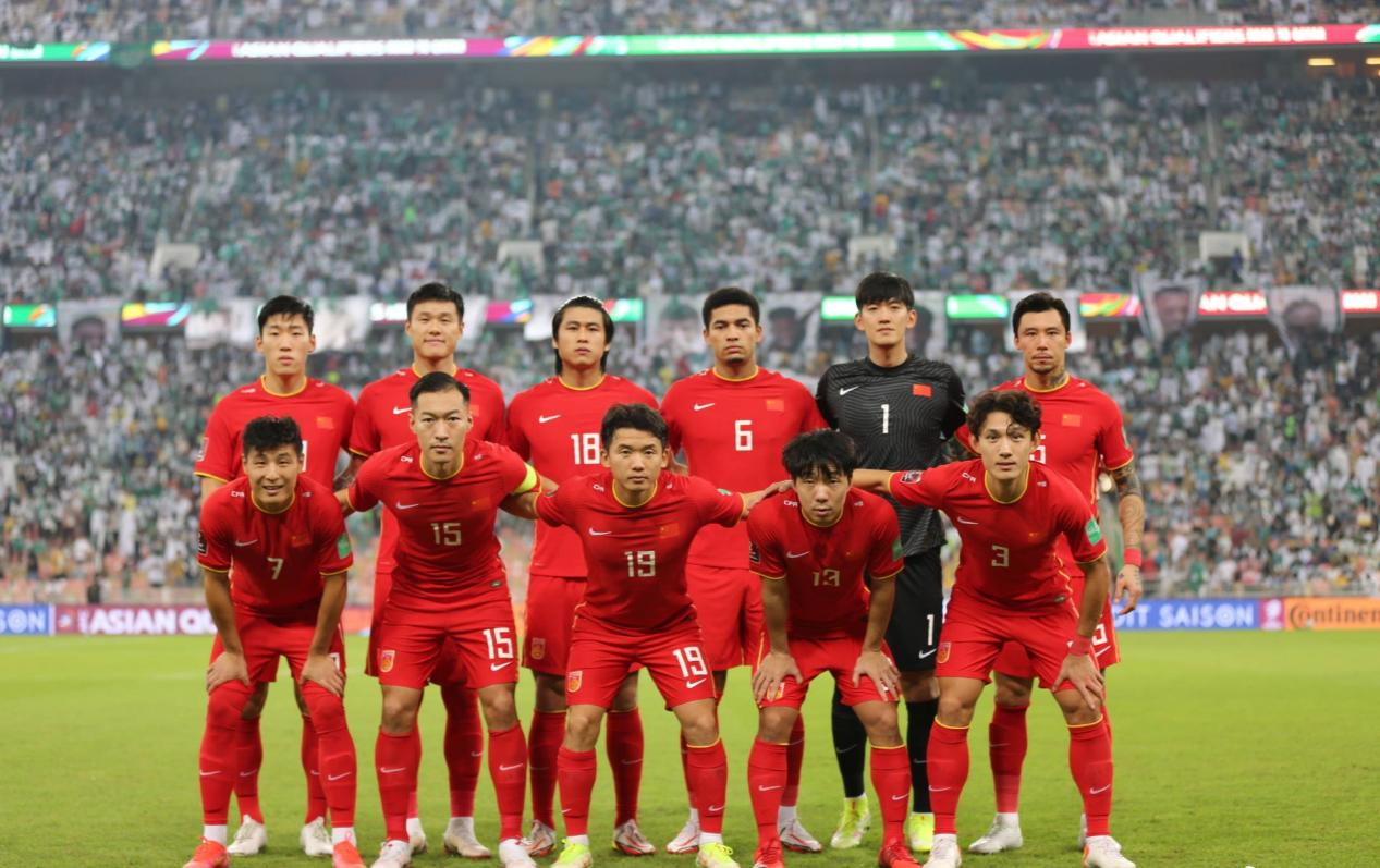 中国足球队对沙特队(国足世预赛1-1沙特，沙特世界杯2-1阿根廷，国足战阿根廷能赢几球)