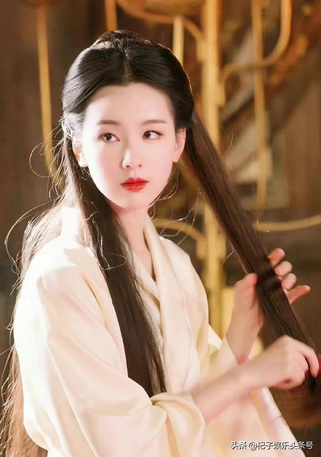 电影版《花千骨》路透照来了，看完陈都灵的造型，确定这是花千骨