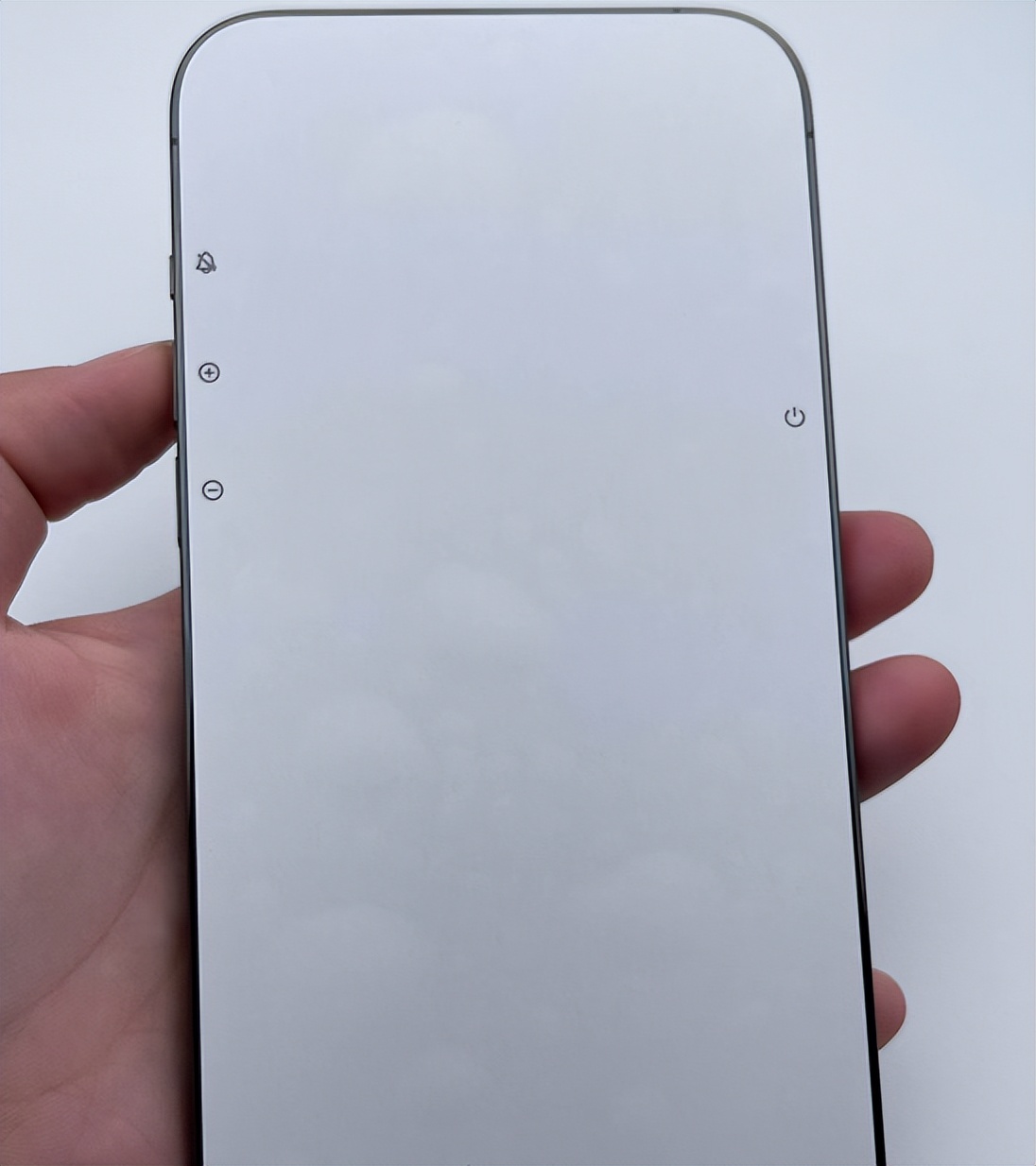 还要啥自行车？全新卡贴iPhone13ProMax只要5000块！比13还香