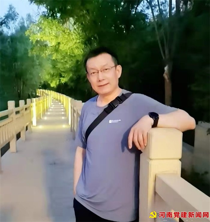 情谊重如山（全文）