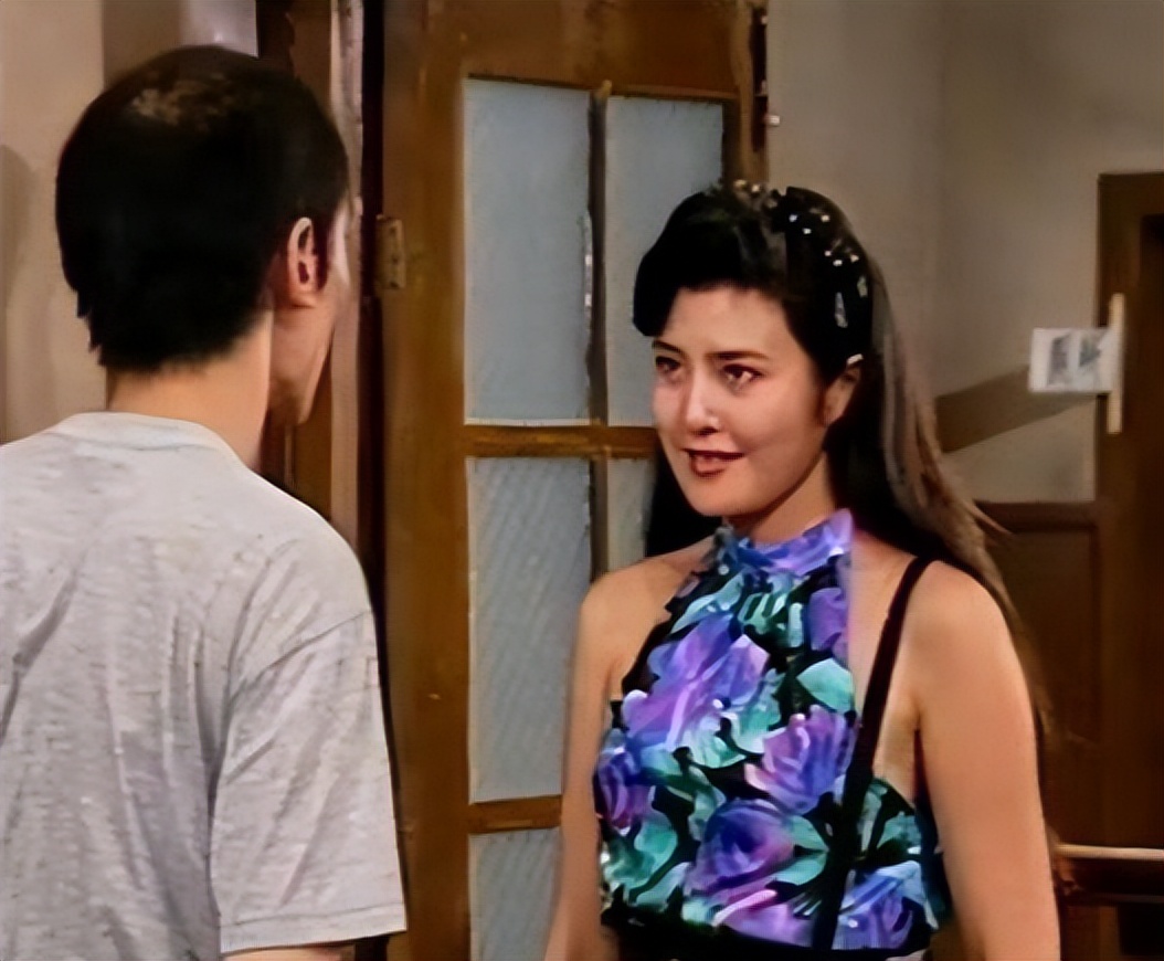 田歌松了一口气,此时她的缘分也来了.